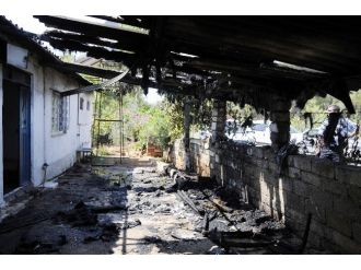 Oyun Oynayan Çocuklar Kazara Ev Yaktı