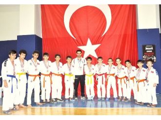 Madalyalara Ambargo Koydular