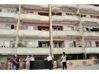 Balkondan Düşen Yaşlı Kadın Öldü