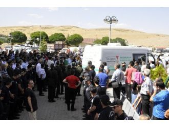 Şehit Erüstün’ün Cenazesi Baba Ocağında