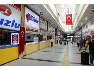 Şehitler İçin Otogar Al Bayraklarla Donatıldı