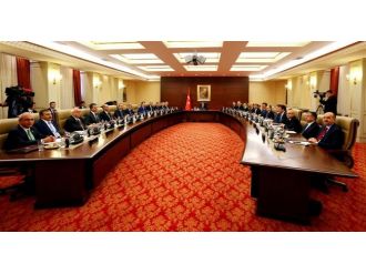 Ak Parti’de Kritik Myk Toplantısı Başladı