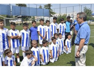 Başkan Ataç Geleceğin Sporcularına Sertifikalarını Verdi