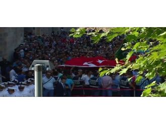 Bursa Şehidini 300 Araçlık Konvoy İle Karşıladı