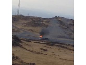 Pkk’lılar Doğubayazıt-ığdır Karayolunda Tır Yaktı