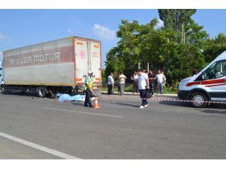 Motosiklet Tır’a Arkadan Çarptı: 2 Ölü