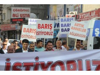 Cizre’de Stk’lar Barış İçin Yürüdü