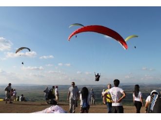 Serdivan-kırantepe Yamaç Paraşütü Uçuşları Başlıyor