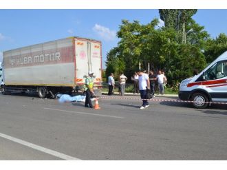 Tır’a Arkadan Çarptı: 2 Ölü