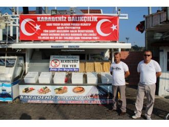 Balıkçıdan Şehit Ailelerine Ücretsiz Balık
