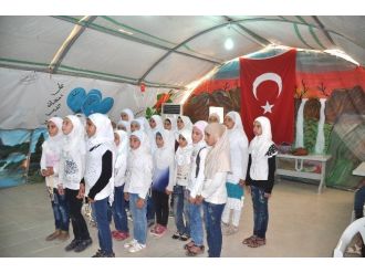 Miniklerin İlahi Ve Şiir Dinletisi Duygulandırdı