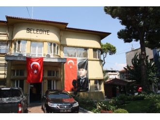Terörü Lanetleyen Alaşehir’de Her Yer Bayraklarla Donatılıyor