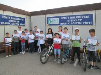 İzmit Belediyesi Haftanın 6 Günü Bisiklet Eğitimi Veriyor