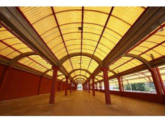 Bayraklı’da Pazar Yerleri Yenilendi