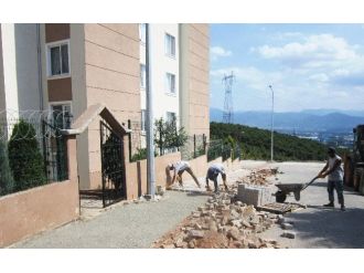 İzmit Belediyesi Tahrip Olan Yolları Tamir Etti