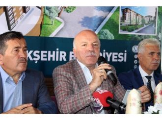 Başkan Sekmen, Gölbaşı Mavişehir Konutlarının Tanıtımını Yaptı