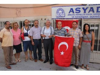 Teröre Türk Bayraklı Tepki