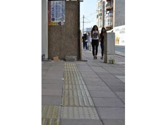 Engele Takılan Engelli Yolu