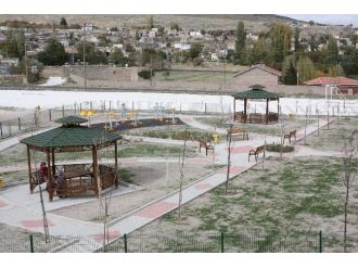 Niğde İl Özel İdaresi Mesire Alanları Ve Aile Parkları Yapımına Devam Ediyor