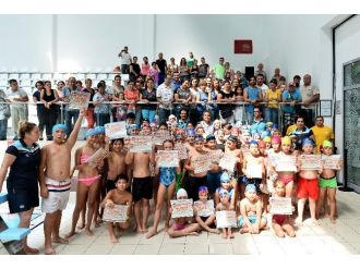 Muratpaşa Beledıyesi Yüzme Kursları Sürüyor