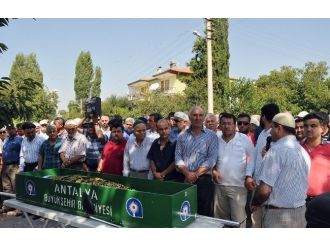 Eczacı Kalfası Tevfik Duran Kalbine Yenildi