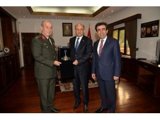 Bakan Işık Ve Vali Güzeloğlu Garnizon Komutanını Ziyaret Etti