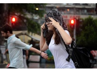 İstanbul’da Yağmur Başladı