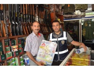 Polisten Silah Ve Havai Fişek Uyarısı