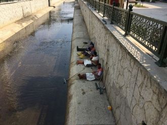 Dere Kenarında Yemek Molası