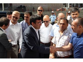 Bakan Yılmaz, Saldırı Sonrası Ak Parti Diyarbakır İl Başkanlığı’nı Ziyaret Etti