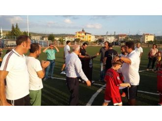 Futbol Yaz Okulu Öğrencileri Sertifikalarını Aldı