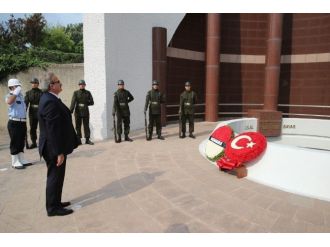3.cumhurbaşkanı Celal Bayar Kabri Başında Anıldı