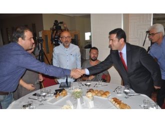 Demirtaş: Pkk’nın Silahlı, Bombalı Şiddet Eylemlerini Durdurması Lazım