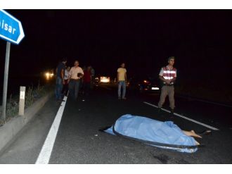 Yaşlı Karı-koca Yolun Karşısına Geçmek İstemişti: 2 Ölü