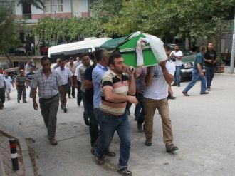 Düğünde Maganda Kurşunuyla Ölen Genç Kıza Duvağıyla Son Görev