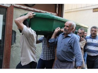 Babasını Kafasına Sıkarak Öldürdü