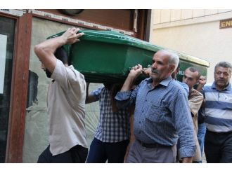 Babasının Kafasına Sıkarak Öldürdü