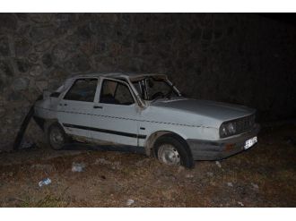 İki Otomobil Çarpıştı: 6 Yaralı