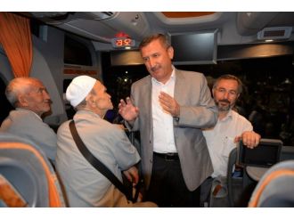 Vali Şerif Yılmaz’dan Hacı Adaylarına: İslam Kardeşliğini Doyasıya Yaşayın