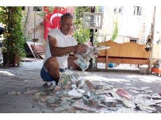 İnşaat İşçisi Para Müzesi Kurdu