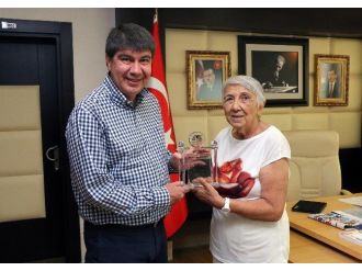 Başkan Türel’i Duygulandıran Plaket