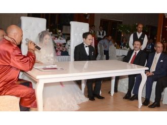 İstanbul Emniyet Müdürü Selami Altınok, Memleketi Erzurum’da Nikah Merasimine Katıldı