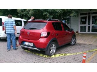 Hastane Önünde Aracın İçinde Ölü Bulundu