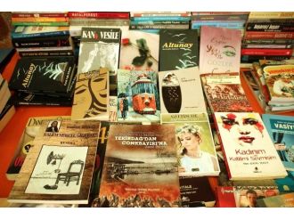 Tekirdağlılar Şair Ve Yazarlara Sahip Çıkıyor