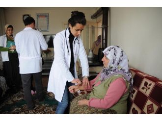 Düzce Belediyesi’nin De Katkılarıyla Evde Bakım Hizmetinde Pilot İl Düzce