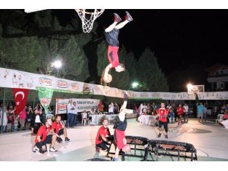 Erdek’te Sokak Basketbolu Turnuvası