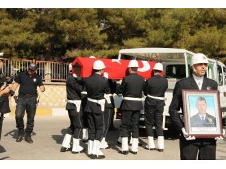 Şehit Polisin Cenazesinde Kürtçe Ağıtlar Yürekleri Dağladı