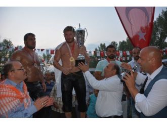 Pehlivanlar Terörü Lanetledi