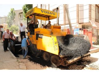 Muş’ta Yol Yama Çalışması