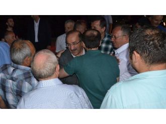 Başkan Gümrükçüoğlu, Vatandaşların İstek Ve Önerilerini Dinliyor